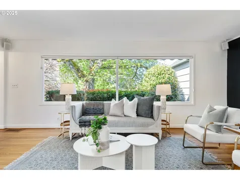 8075 SW Valley View Court Portland OR 97225