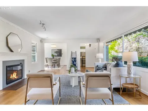 8075 SW Valley View Court Portland OR 97225