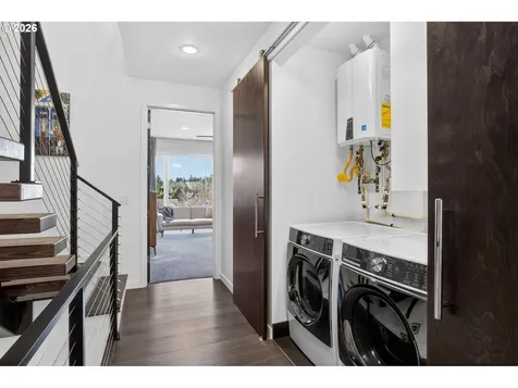 5248 NE Couch Street Portland OR 97213