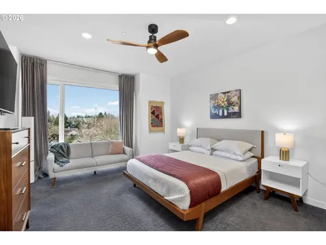 5248 NE Couch Street Portland OR 97213