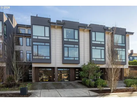 5248 NE Couch Street Portland OR 97213