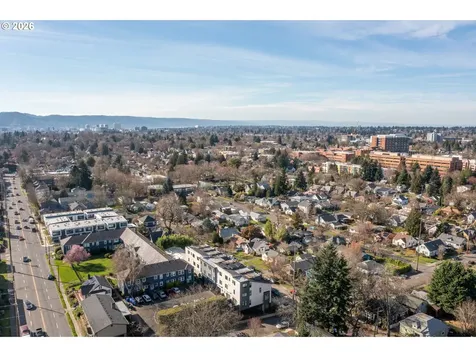 5248 NE Couch Street Portland OR 97213