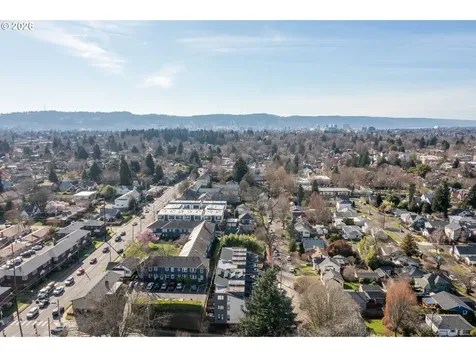 5248 NE Couch Street Portland OR 97213