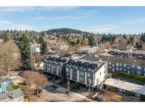 5248 NE Couch Street Portland OR 97213