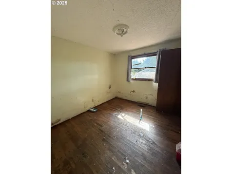 18640 SE Yamhill Circle Portland OR 97233