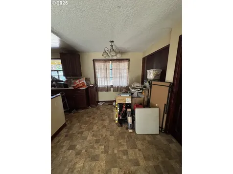 18640 SE Yamhill Circle Portland OR 97233