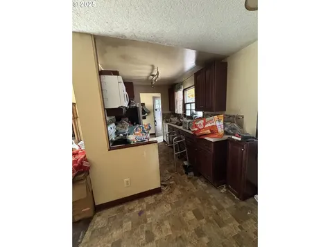 18640 SE Yamhill Circle Portland OR 97233