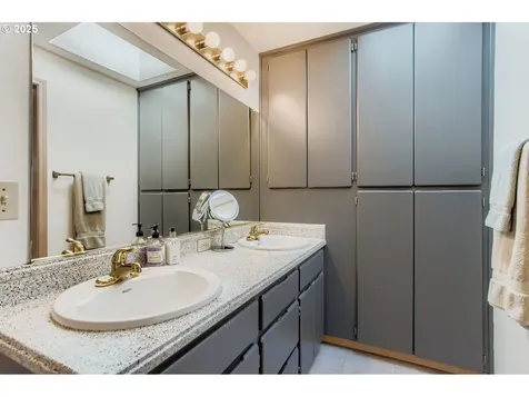 11310 SW 105th Place Portland OR 97223