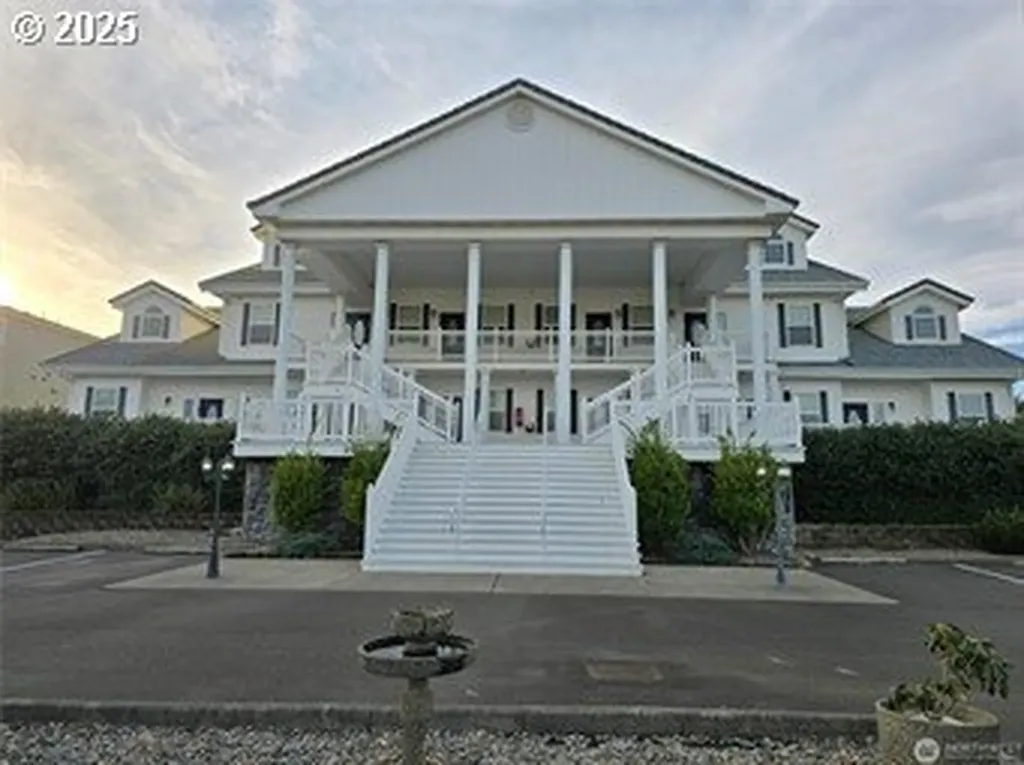855 NW Ocean Shores Boulevard Ocean Shores WA 98569
