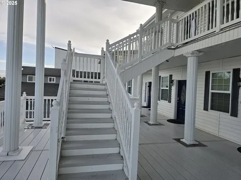 855 NW Ocean Shores Boulevard Ocean Shores WA 98569