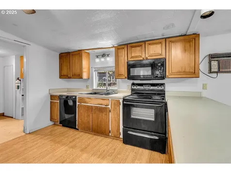 4882 NE Lancaster Drive Salem OR 97305