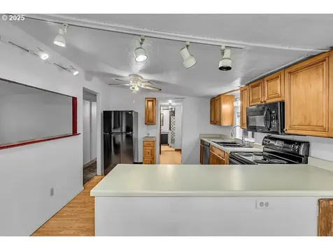 4882 NE Lancaster Drive Salem OR 97305