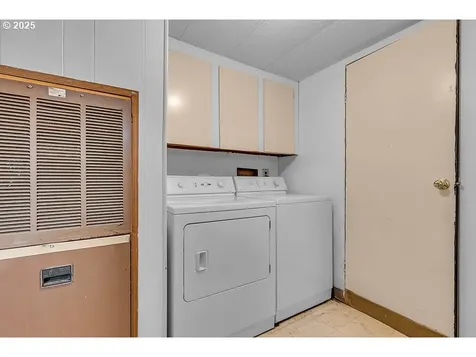 4882 NE Lancaster Drive Salem OR 97305