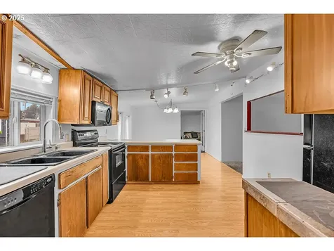 4882 NE Lancaster Drive Salem OR 97305