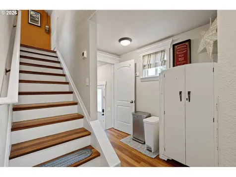 1905 S 6th Street Cottage Grove OR 97424