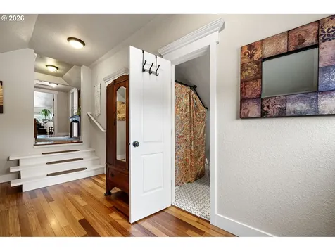 1905 S 6th Street Cottage Grove OR 97424