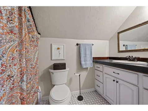 1905 S 6th Street Cottage Grove OR 97424