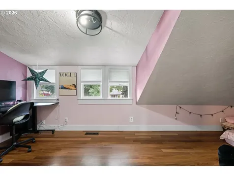 1905 S 6th Street Cottage Grove OR 97424
