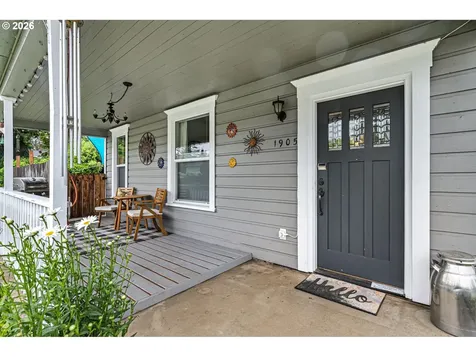 1905 S 6th Street Cottage Grove OR 97424