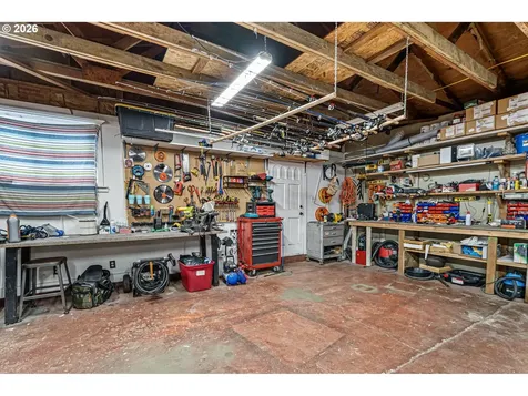 1905 S 6th Street Cottage Grove OR 97424