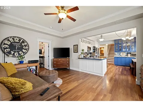 1905 S 6th Street Cottage Grove OR 97424