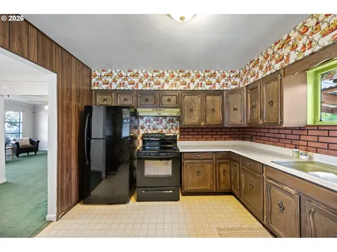 526 S 3rd Street Springfield OR 97477