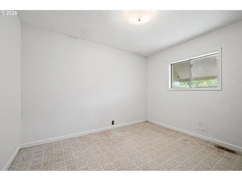 526 S 3rd Street Springfield OR 97477