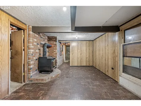 526 S 3rd Street Springfield OR 97477
