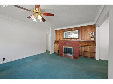 526 S 3rd Street Springfield OR 97477