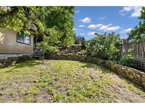 526 S 3rd Street Springfield OR 97477