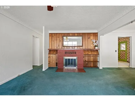 526 S 3rd Street Springfield OR 97477