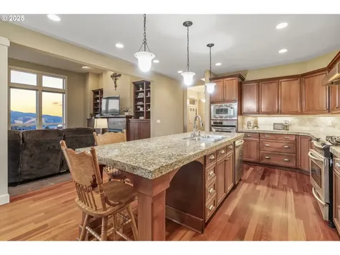 74 Lasalle Drive Kelso WA 98626