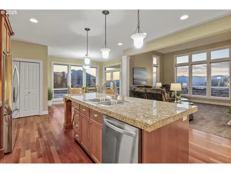 74 Lasalle Drive Kelso WA 98626