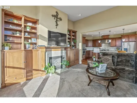 74 Lasalle Drive Kelso WA 98626