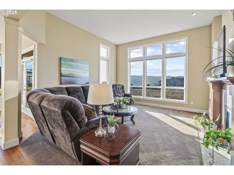 74 Lasalle Drive Kelso WA 98626