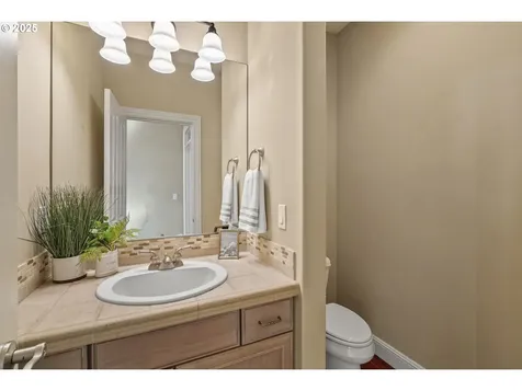 74 Lasalle Drive Kelso WA 98626