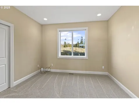 74 Lasalle Drive Kelso WA 98626