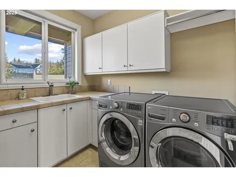 74 Lasalle Drive Kelso WA 98626