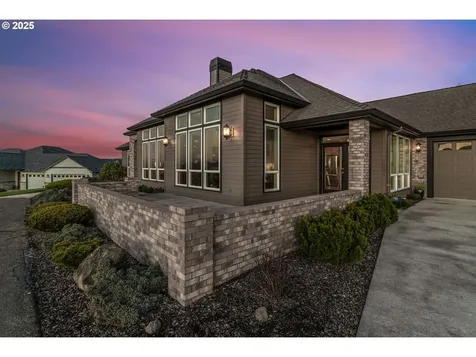 74 Lasalle Drive Kelso WA 98626