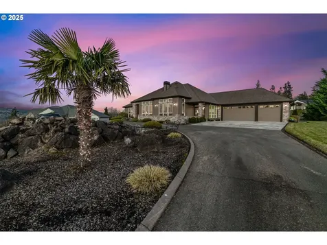 74 Lasalle Drive Kelso WA 98626