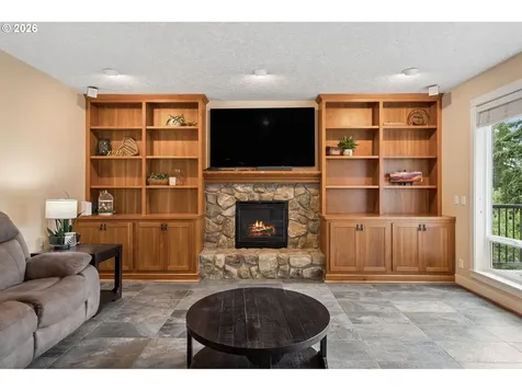 2280 Crestview Drive West Linn OR 97068