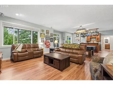 2280 Crestview Drive West Linn OR 97068