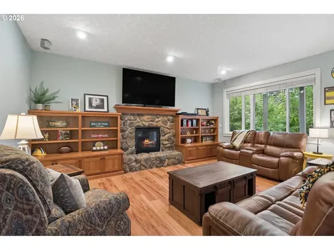 2280 Crestview Drive West Linn OR 97068