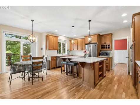 2280 Crestview Drive West Linn OR 97068