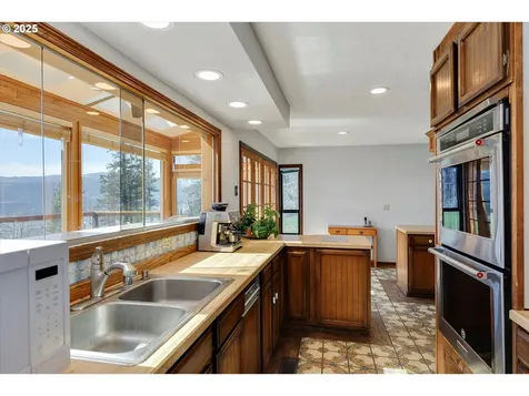 262 Hood Road Underwood WA 98651