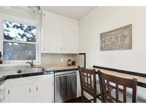 1838 SW Mill Street Terrace Portland OR 97201