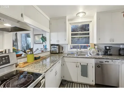 1838 SW Mill Street Terrace Portland OR 97201
