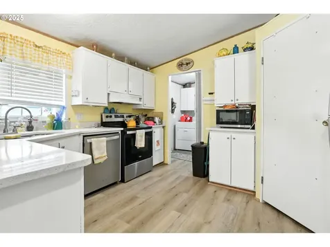 22053 Floral Avenue NE Aurora OR 97002
