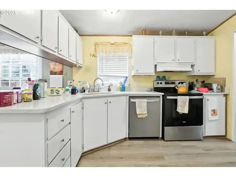 22053 Floral Avenue NE Aurora OR 97002