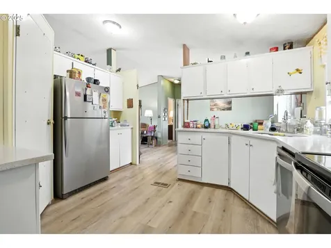 22053 Floral Avenue NE Aurora OR 97002